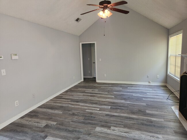 Building Photo - 482 Grove Hill Dr