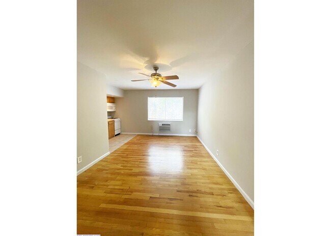 Foto del edificio - 562 Lowell Ave