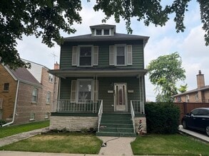 Building Photo - 13140 S Buffalo Ave