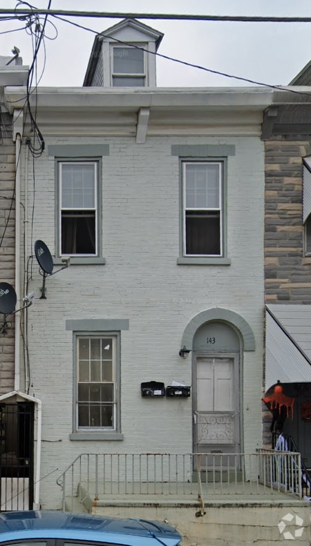 Building Photo - 143 S 12th St