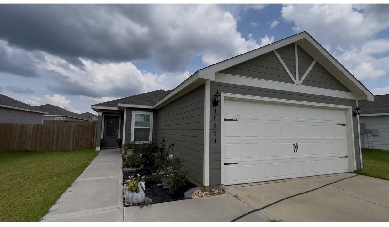 Primary Photo - 16351 Sweet Grv Dr