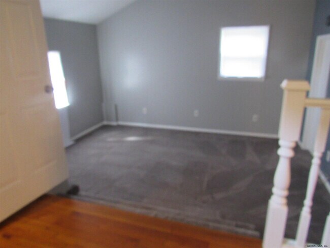Building Photo - 715 Bloomingrove Dr