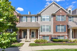 Building Photo - 1419 S Fairfield Ave