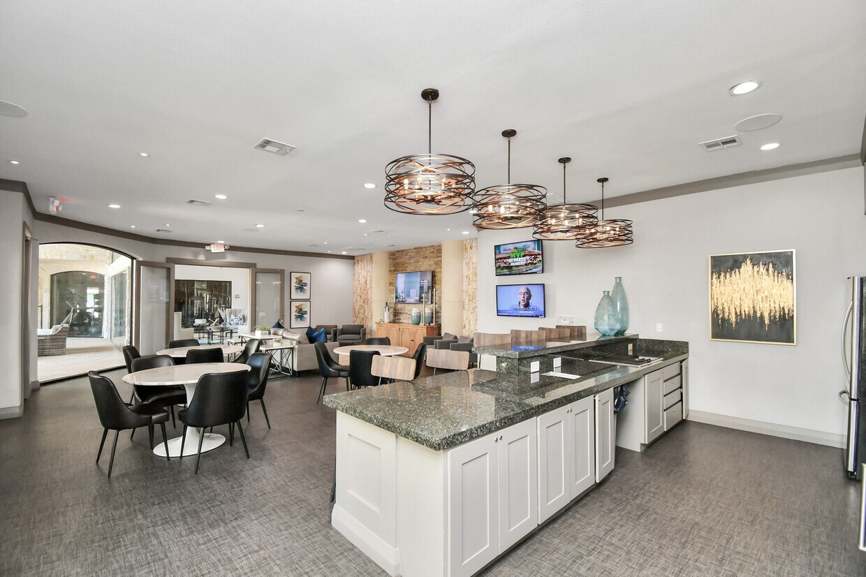 Foto principal - 6777 Sommerall Dr