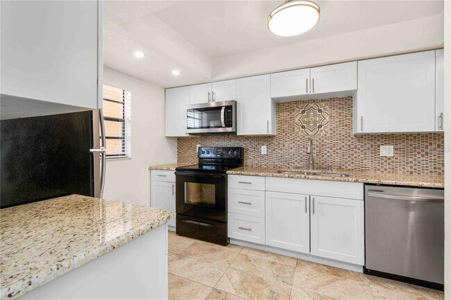 Foto del edificio - 1750 Belleair Forest Dr