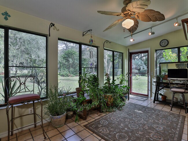 Building Photo - 255 Shady Branch Trail