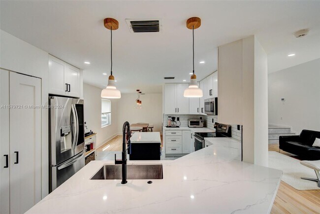 Foto del edificio - 4122 Sapphire St