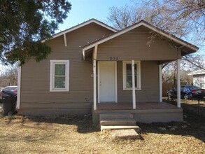 Building Photo - 934 Ballinger St