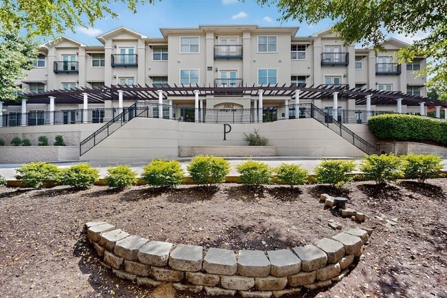 Building Photo - 3102 Kings Rd