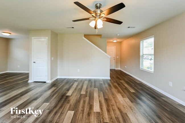 Foto del edificio - 10031 Orchid Spring Ln