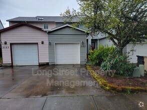 Building Photo - 3121 NE Flintlock Pl