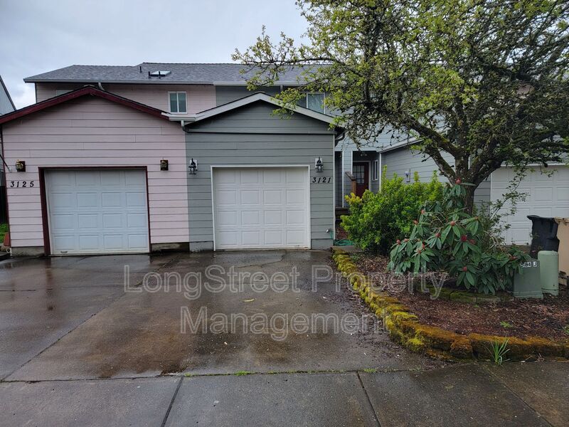 Primary Photo - 3121 NE Flintlock Pl