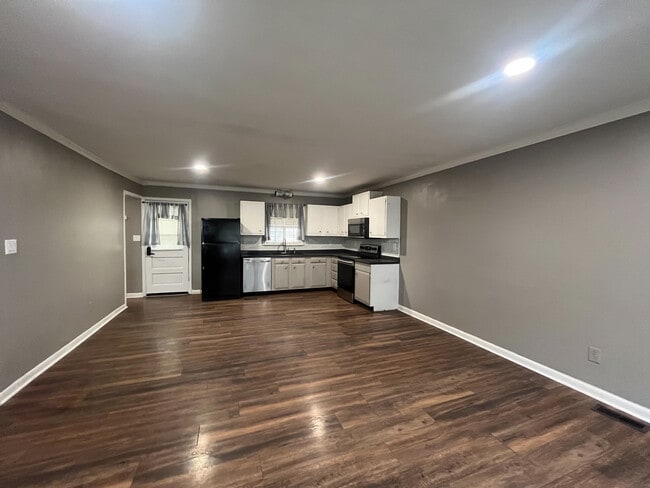 Building Photo - 1230 Trent Blvd