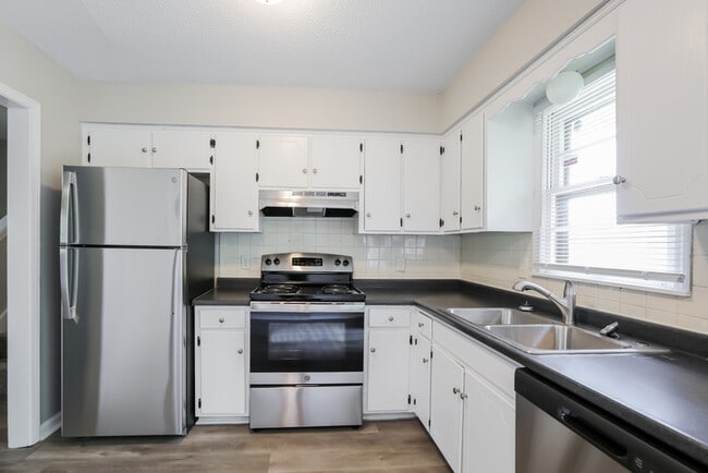 Building Photo - 6306 E 150th Terrace