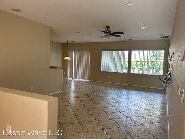 Building Photo - 3 br, 2 bath House - 2560 Crater Rock Street