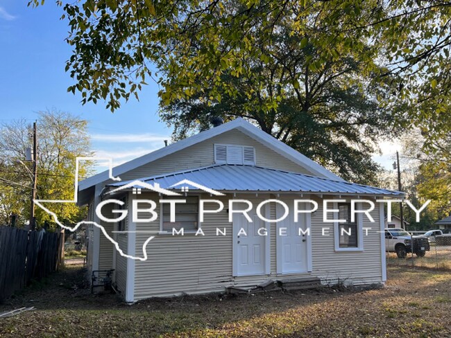 Building Photo - LPP - 207 Mitchell St.