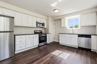 Building Photo - 338 Meadow Ave