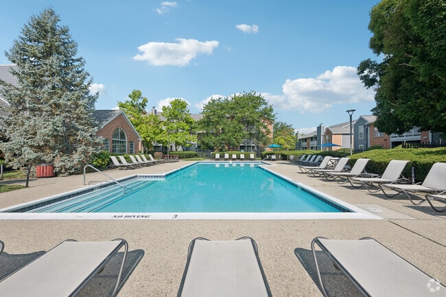Building Photo - Lakeshore Apartments