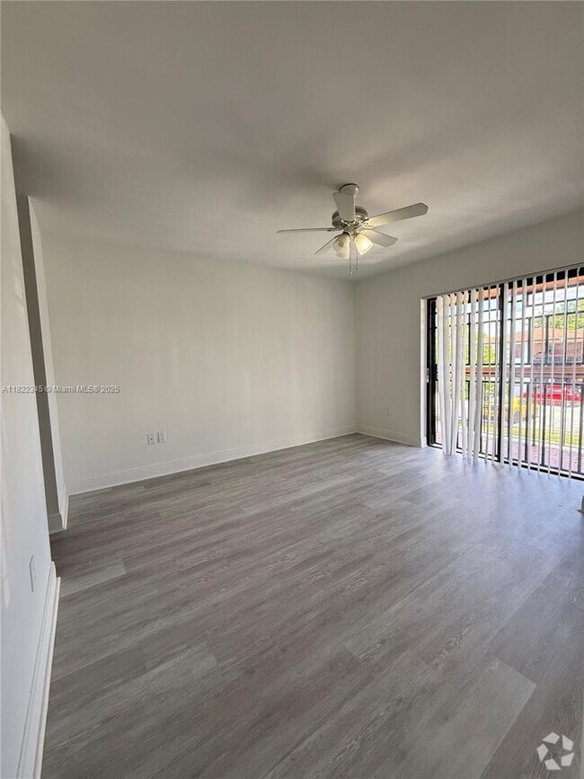 Building Photo - 2354 W 62nd St