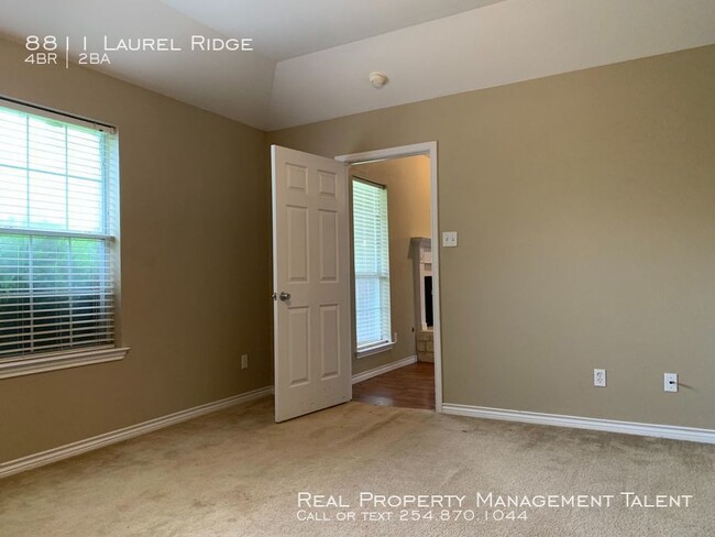 Building Photo - 8811 Laurel Ridge