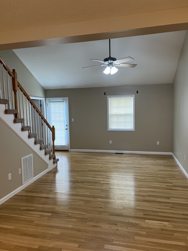 Building Photo - 21 Maddys Ln