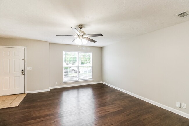 Foto del edificio - 3226 Lexmark Cir