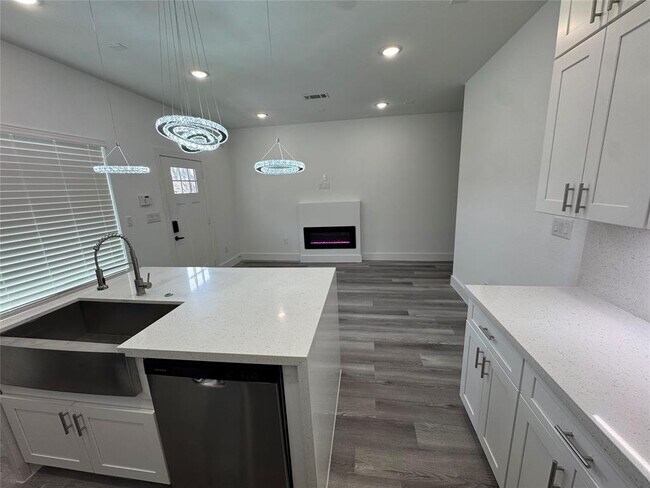 Foto del edificio - 4604 Bricker St