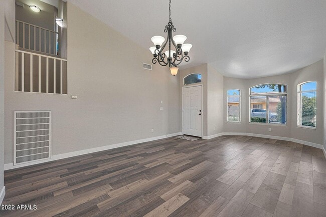 Building Photo - 15841 W Moreland St