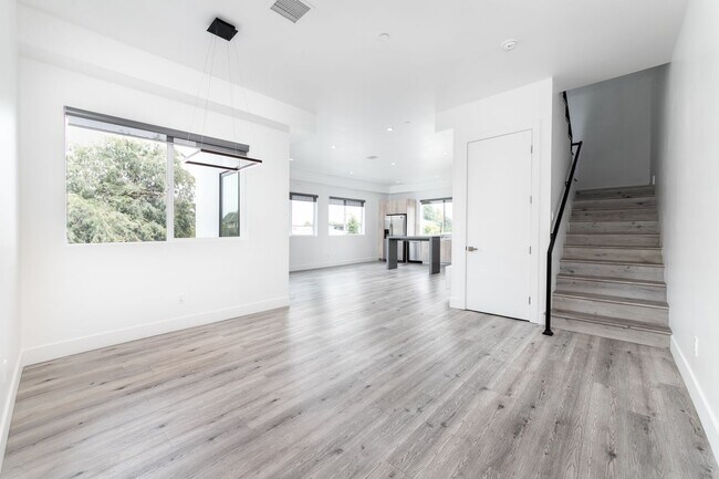 Foto del edificio - 5832 Tujunga Avenue