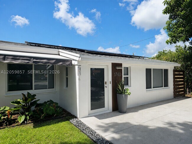 Foto del edificio - 1740 NE 181st St