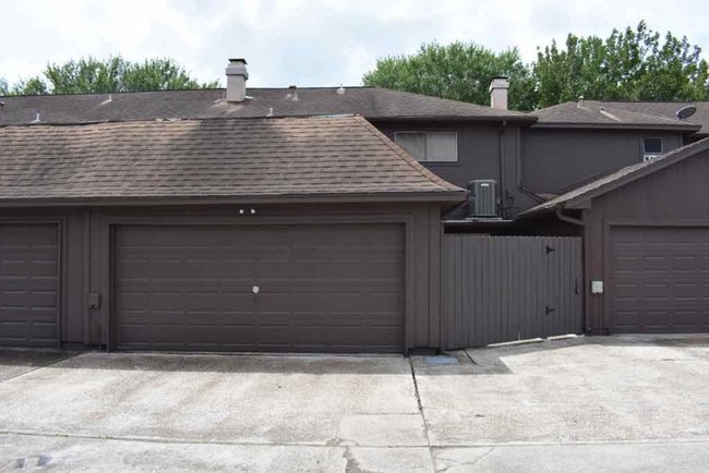 Building Photo - 4105 Vista Rd