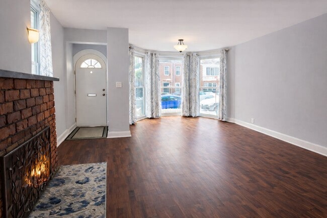 Photo - 68-51-68-53 Clyde St Townhome