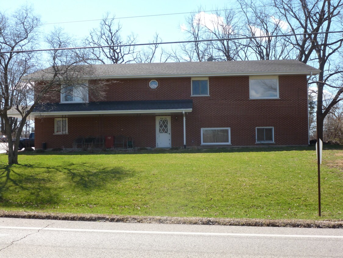 31 E Mill Street - 31 E Mill St