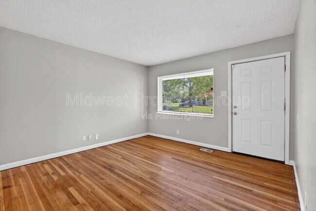 Foto del edificio - 257 Glen Garry Rd