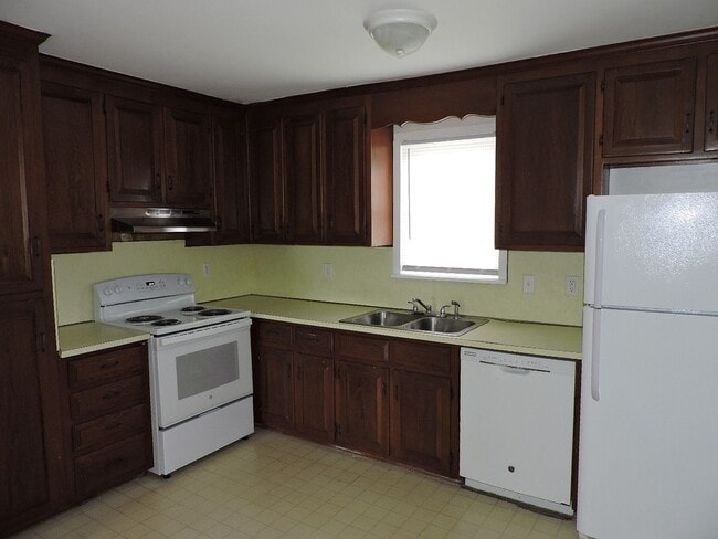 Building Photo - 1569 Greate Rd