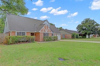 Building Photo - 9631 Fairdale Ln