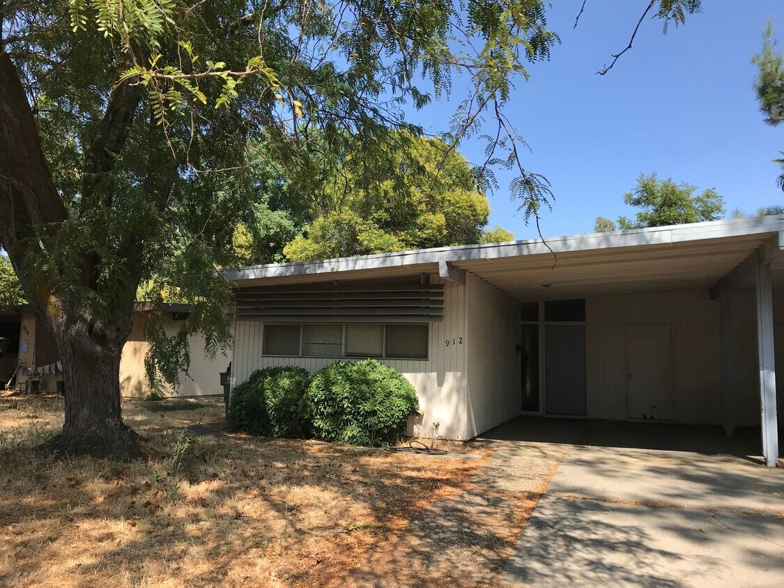 Primary Photo - 910 - 912 J Street