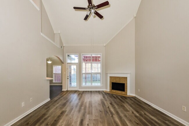 Foto del edificio - 9082 Fulton Ln