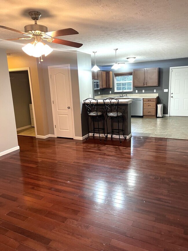 Foto del edificio - 2138 Bernhurst Dr
