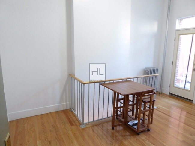 Building Photo - 564 Vanderbilt Ave
