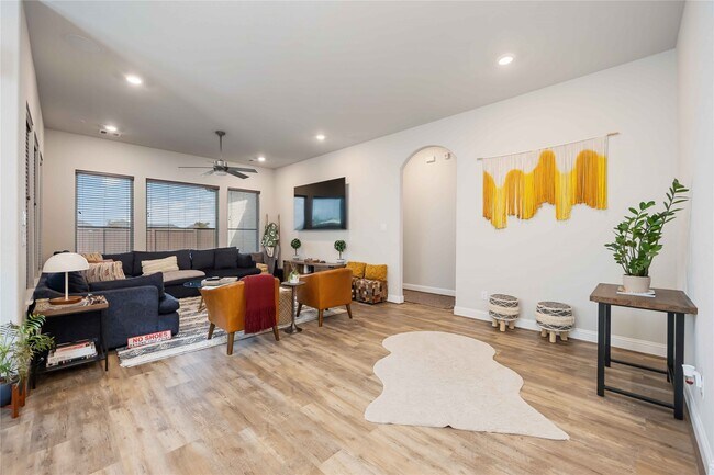 Foto del edificio - 5622 Vintage Oaks Ln