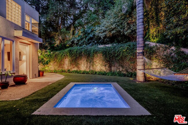 Foto del edificio - 2423 E Horse Shoe Canyon Rd