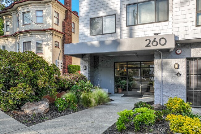 Building Entrance - 260 Perkins St