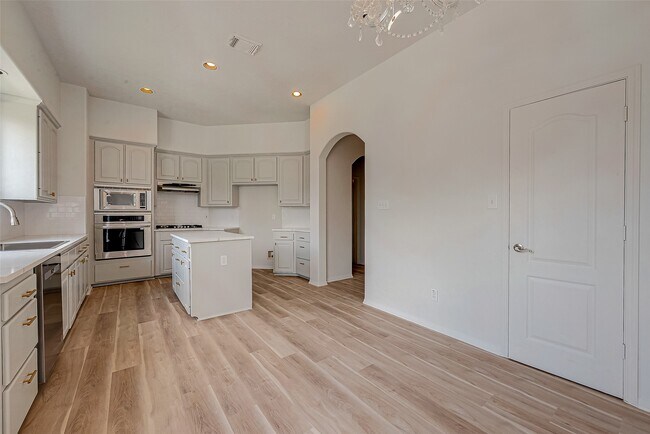 Building Photo - 2150 Stacy Knoll