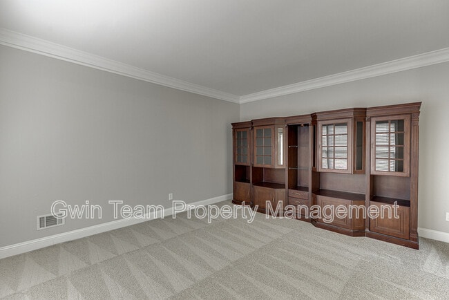 Building Photo - 9345 Riverclub Pkwy