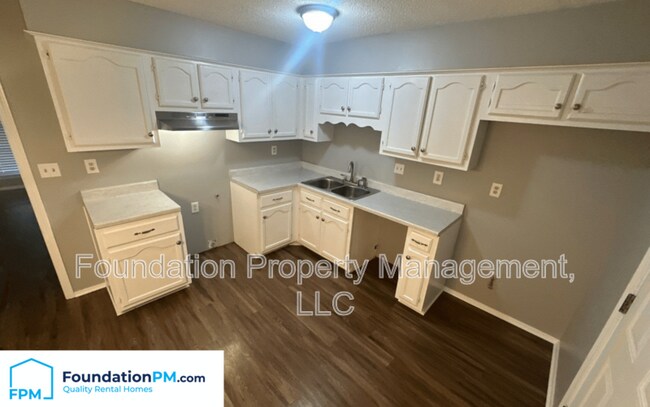 Building Photo - 4211 Highgate Dr