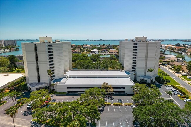 Foto del edificio - 5940 Pelican Bay Plaza S