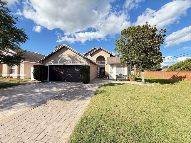 Foto del edificio - 8055 Antibes Ct