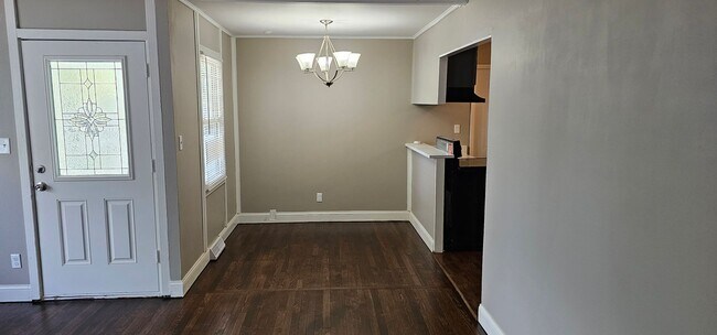 Foto del edificio - COMING SOON! Beautiful 3 Bedroom Home in S...