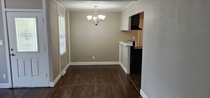 Building Photo - 636 NE 45th Terrace